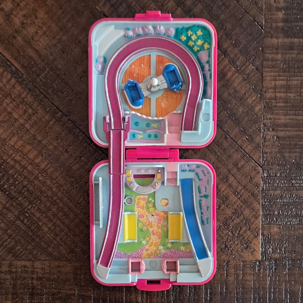 Vintage 1989 Polly Pocket Polly World Fun Fair Pink Square Compact Bluebird Toys